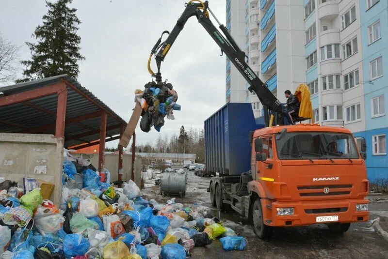 Вывоз бытового мусора в Ставрополе с погрузкой в октябре